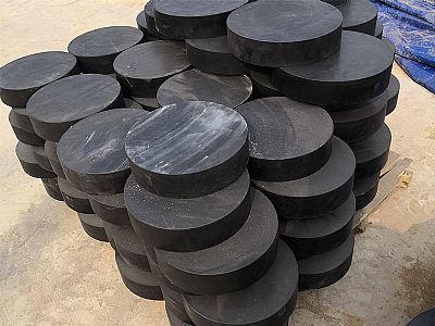 开福区板式橡胶支座由若干层橡胶片与薄钢板经加压硫化